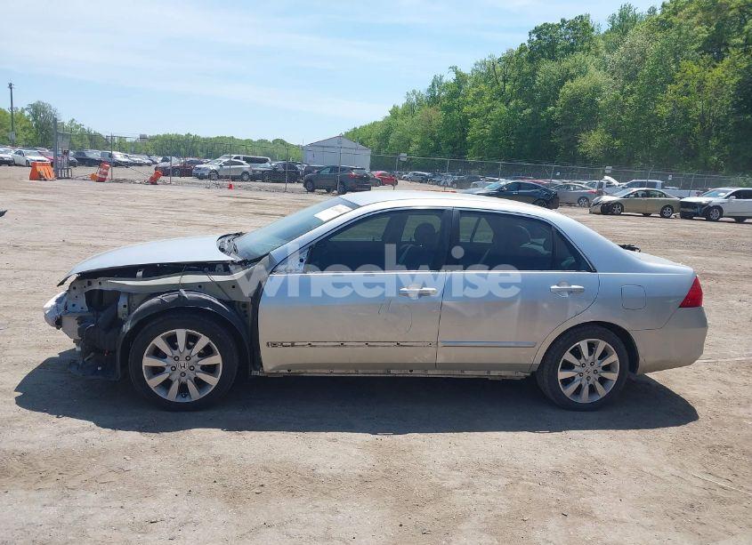 Photo 14 of 2007 Honda Accord 3.0 SE (VIN 1HGCM66437A038553)