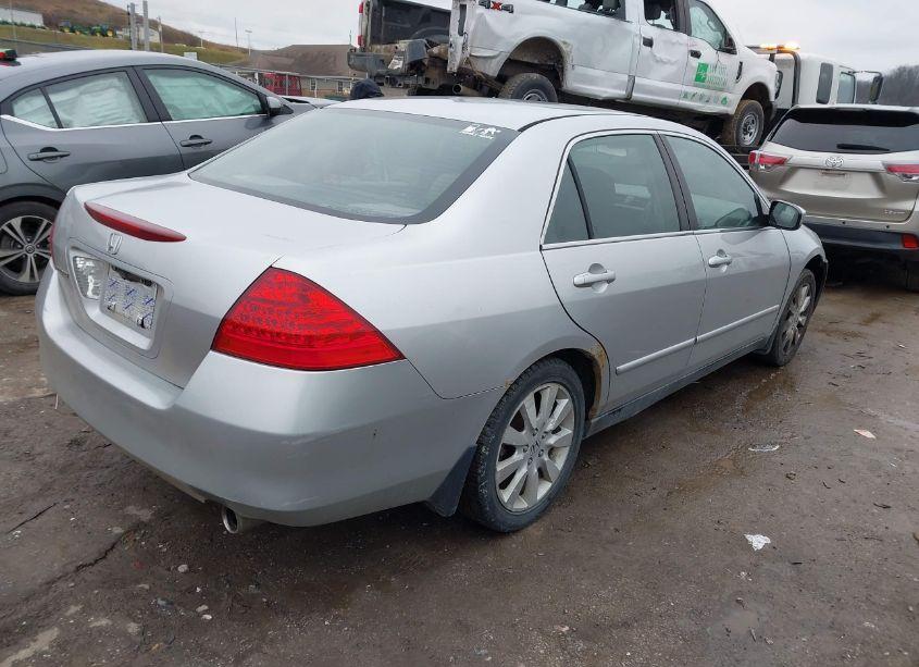 Photo 4 of 2007 Honda Accord 3.0 SE (VIN 1HGCM66437A039203)