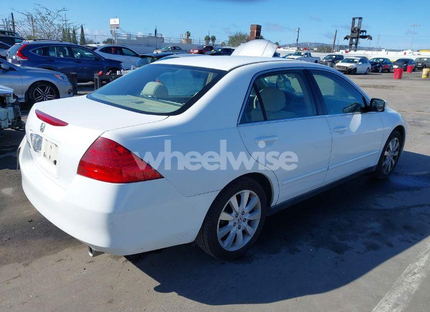Photo 4 of 2007 Honda Accord 3.0 SE (VIN 1HGCM66447A104625)