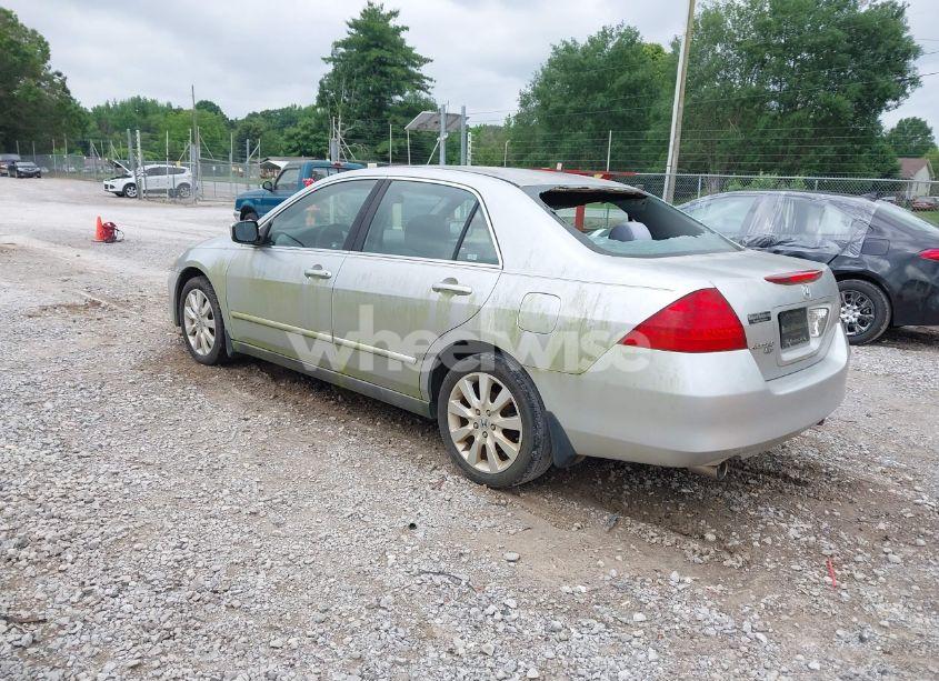 Photo 3 of 2007 Honda Accord 3.0 SE (VIN 1HGCM66457A014318)