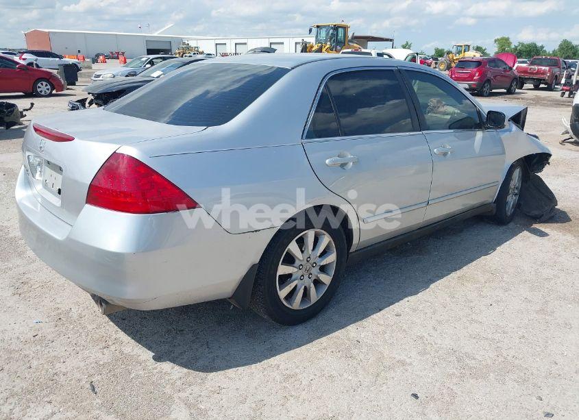 Photo 4 of 2007 Honda Accord 3.0 SE (VIN 1HGCM66457A098821)