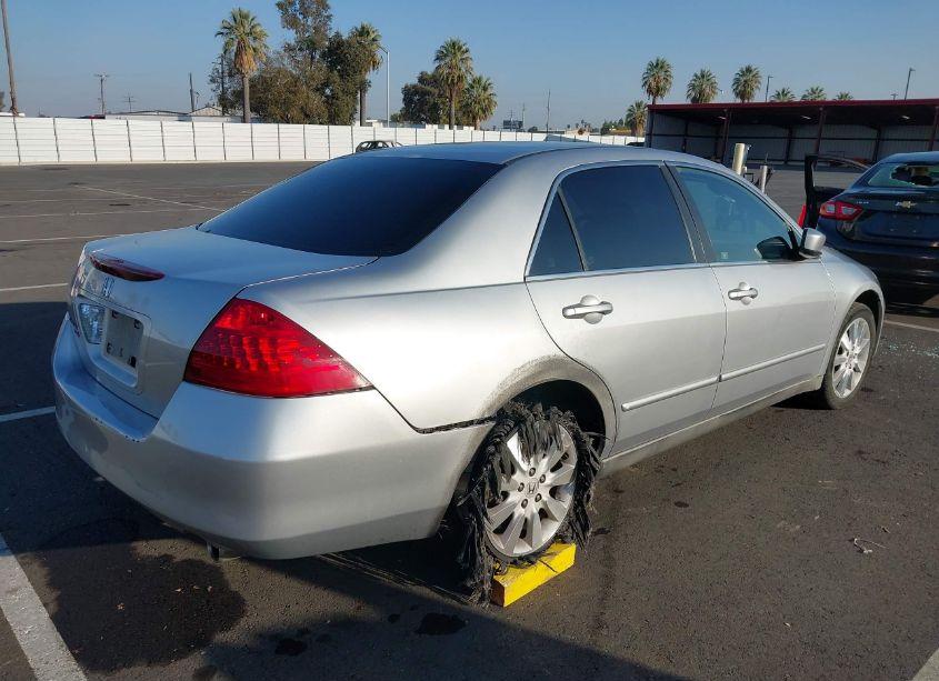 Photo 4 of 2007 Honda Accord 3.0 SE (VIN 1HGCM66477A104022)
