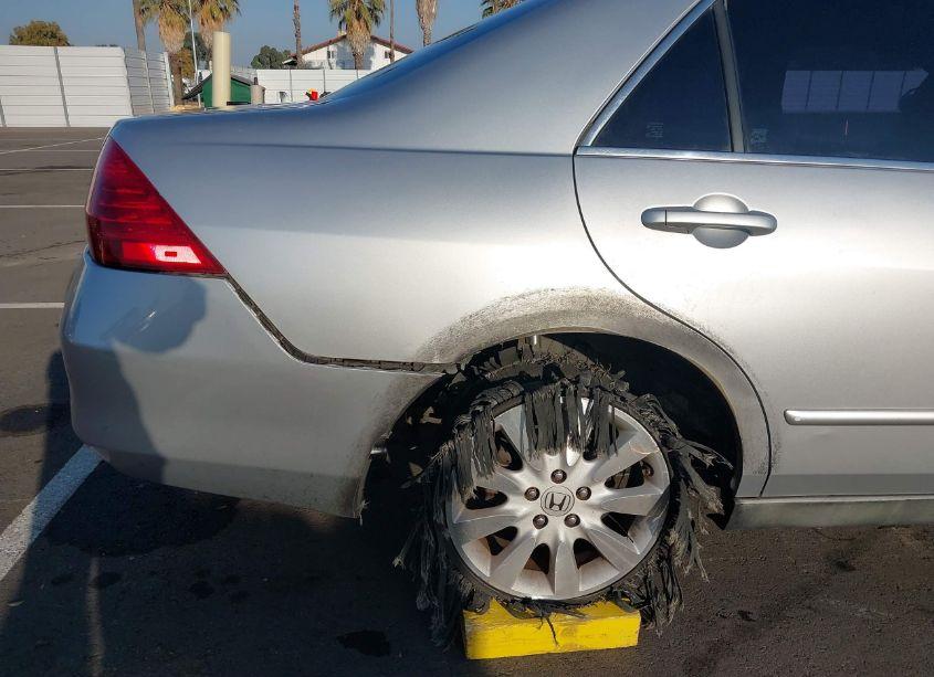 Photo 6 of 2007 Honda Accord 3.0 SE (VIN 1HGCM66477A104022)