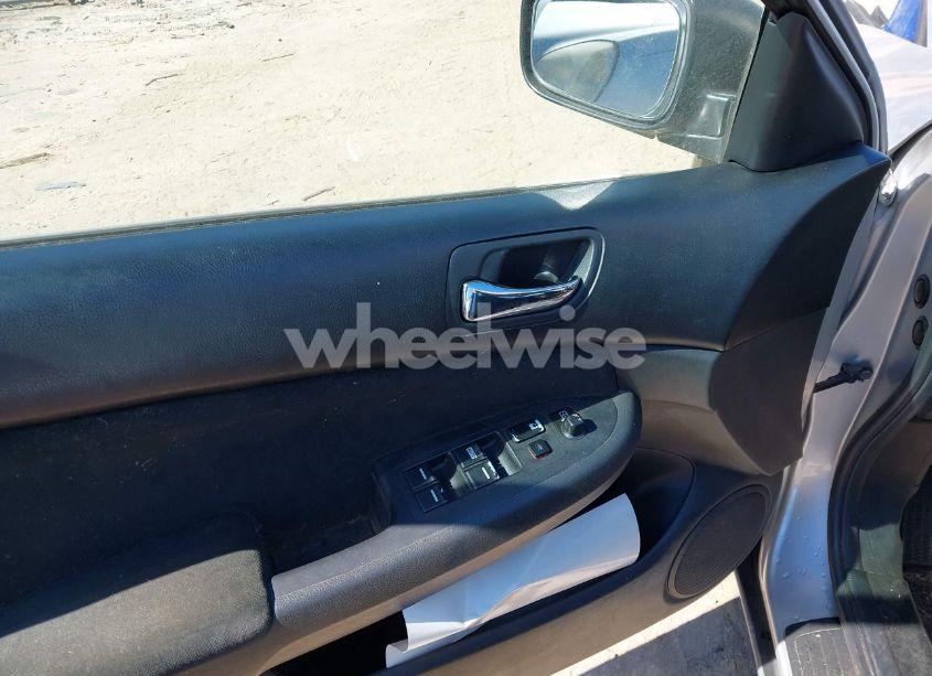 Photo 14 of 2007 Honda Accord 3.0 SE (VIN 1HGCM66487A052268)