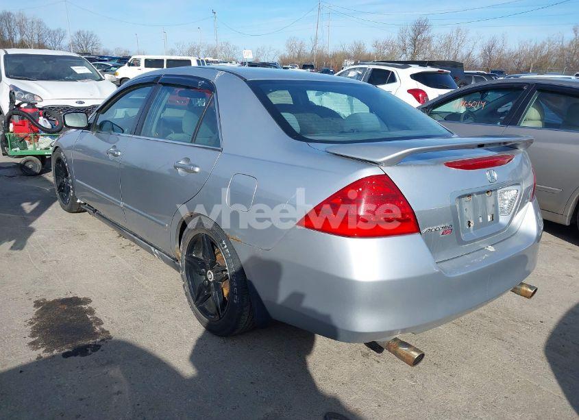 Photo 3 of 2007 Honda Accord 3.0 SE (VIN 1HGCM66487A057177)