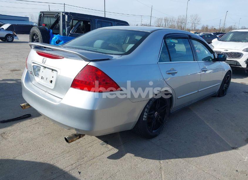 Photo 4 of 2007 Honda Accord 3.0 SE (VIN 1HGCM66487A057177)