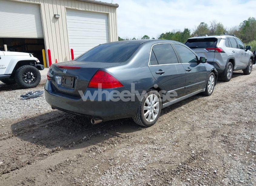 Photo 4 of 2007 Honda Accord 3.0 SE (VIN 1HGCM66487A066753)