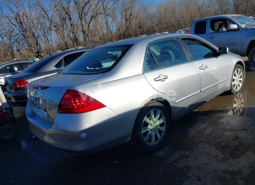 Photo 4 of 2007 Honda Accord 3.0 SE (VIN 1HGCM66487A105034)