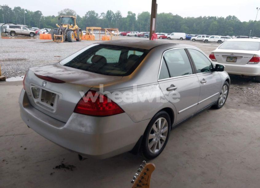 Photo 4 of 2007 Honda Accord 3.0 SE (VIN 1HGCM66497A055423)