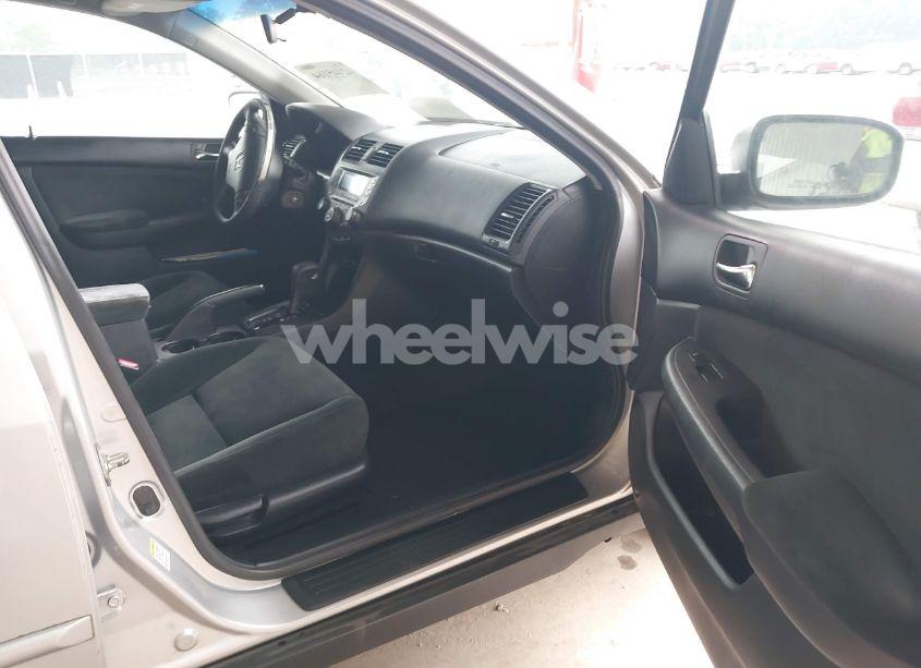 Photo 5 of 2007 Honda Accord 3.0 SE (VIN 1HGCM66497A055423)