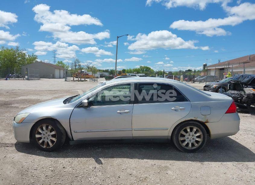 Photo 14 of 2007 Honda Accord 3.0 SE (VIN 1HGCM66497A057205)