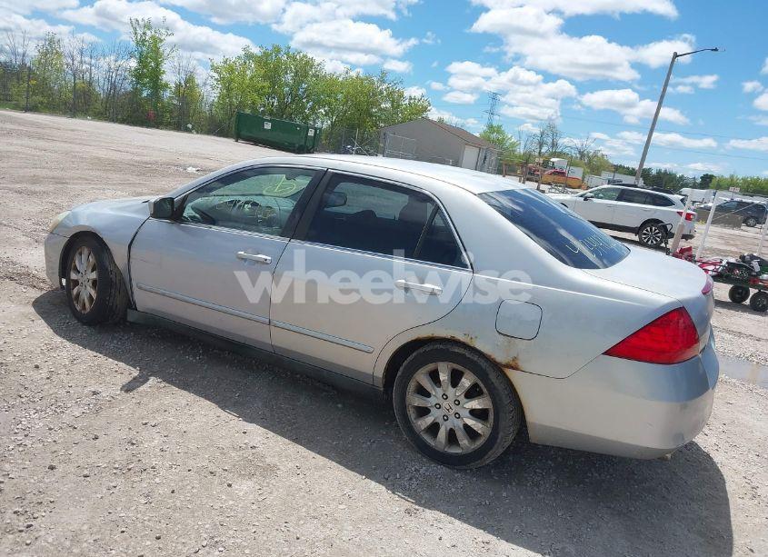Photo 3 of 2007 Honda Accord 3.0 SE (VIN 1HGCM66497A057205)