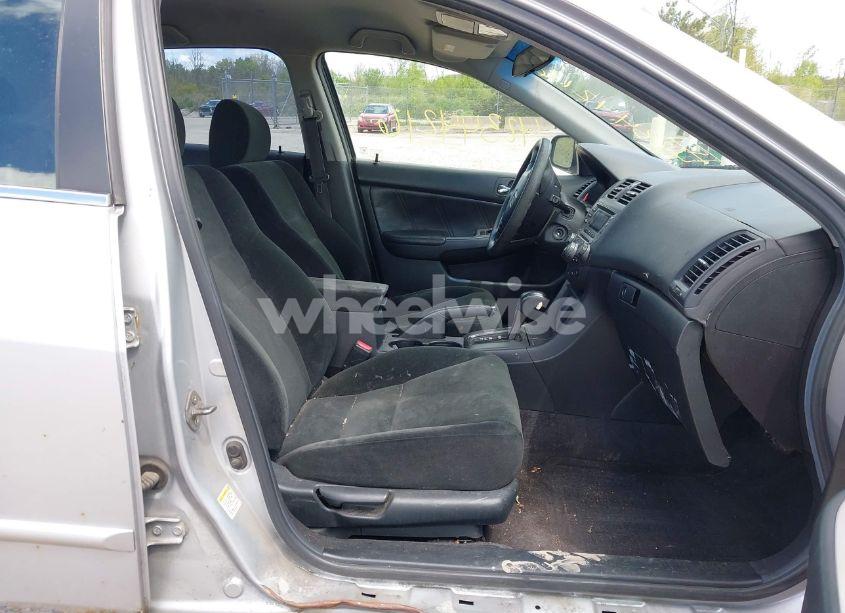 Photo 5 of 2007 Honda Accord 3.0 SE (VIN 1HGCM66497A057205)