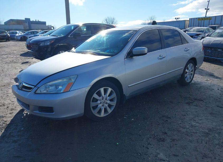 Photo 2 of 2007 Honda Accord 3.0 SE (VIN 1HGCM664X7A047217)