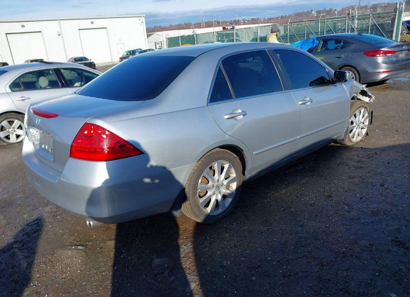 Photo 4 of 2007 Honda Accord 3.0 SE (VIN 1HGCM664X7A047217)