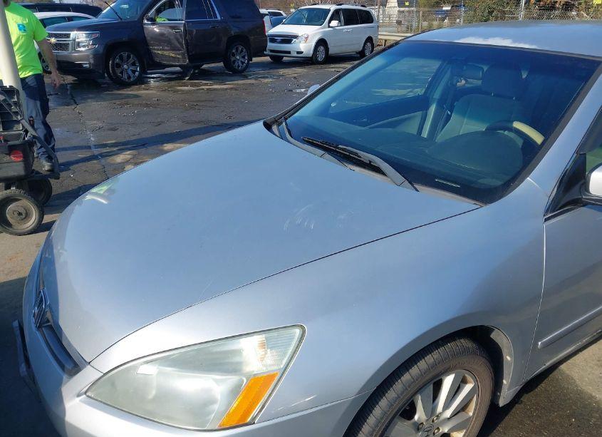 Photo 6 of 2007 Honda Accord 3.0 SE (VIN 1HGCM664X7A057178)