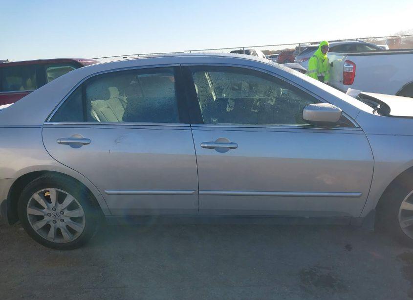 Photo 13 of 2007 Honda Accord 3.0 SE (VIN 1HGCM664X7A105049)