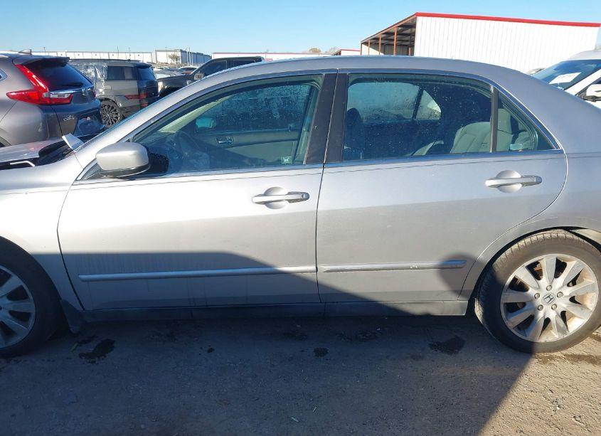 Photo 14 of 2007 Honda Accord 3.0 SE (VIN 1HGCM664X7A105049)