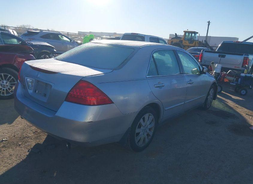 Photo 4 of 2007 Honda Accord 3.0 SE (VIN 1HGCM664X7A105049)