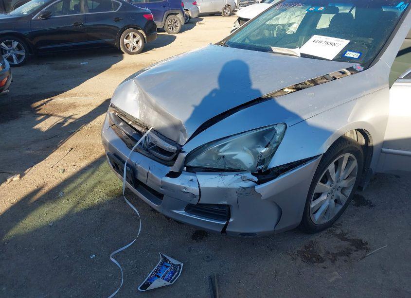 Photo 6 of 2007 Honda Accord 3.0 SE (VIN 1HGCM664X7A105049)