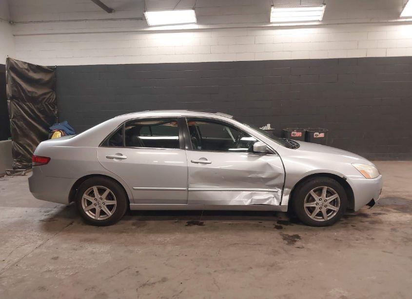 Photo 13 of 2003 Honda Accord 3.0 EX (VIN 1HGCM66503A054437)