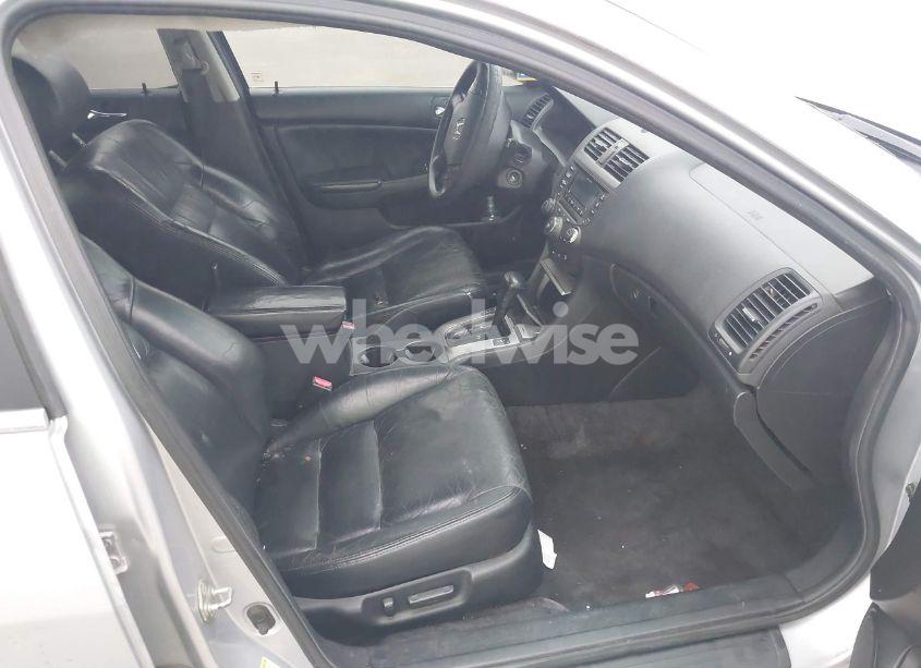 Photo 5 of 2005 Honda Accord 3.0 EX (VIN 1HGCM66505A003183)