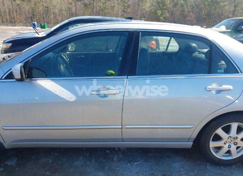 Photo 14 of 2005 Honda Accord 3.0 EX (VIN 1HGCM66505A070303)