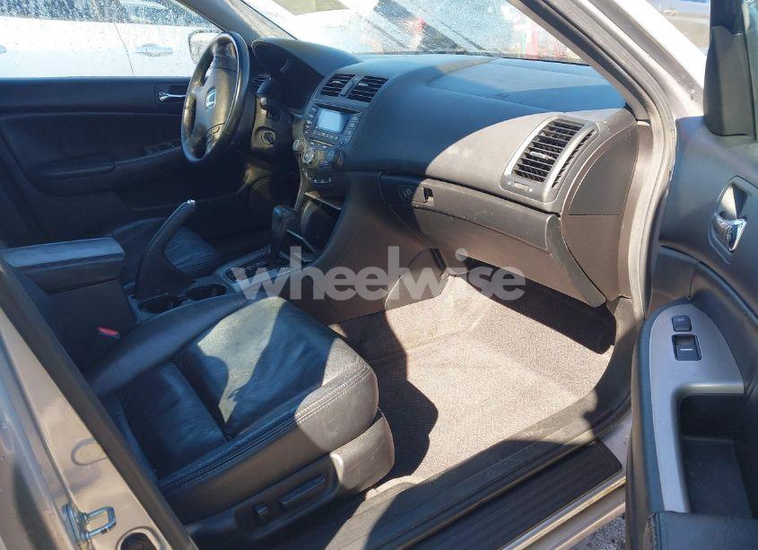 Photo 5 of 2005 Honda Accord 3.0 EX (VIN 1HGCM66505A070303)