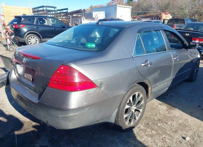 Photo 4 of 2006 Honda Accord 3.0 EX (VIN 1HGCM66506A028618)