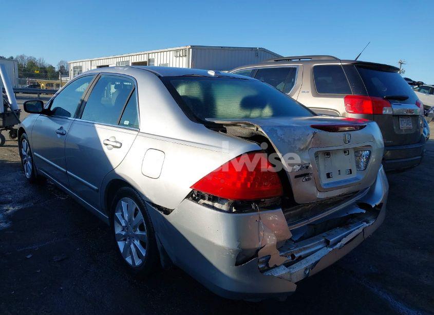 Photo 3 of 2006 Honda Accord 3.0 EX (VIN 1HGCM66506A032183)