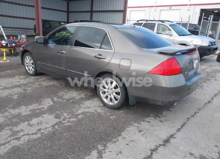 Photo 3 of 2006 Honda Accord 3.0 EX (VIN 1HGCM66506A040669)