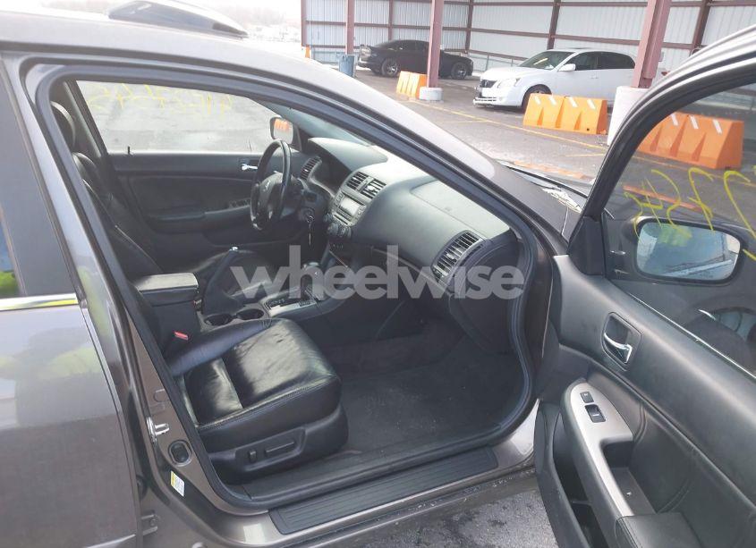 Photo 5 of 2006 Honda Accord 3.0 EX (VIN 1HGCM66506A040669)