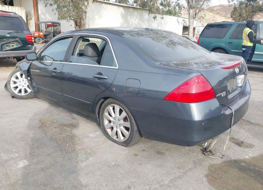 Photo 3 of 2006 Honda Accord 3.0 EX (VIN 1HGCM66506A049646)