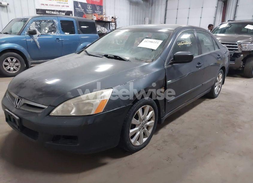 Photo 2 of 2007 Honda Accord 3.0 EX (VIN 1HGCM66507A036560)