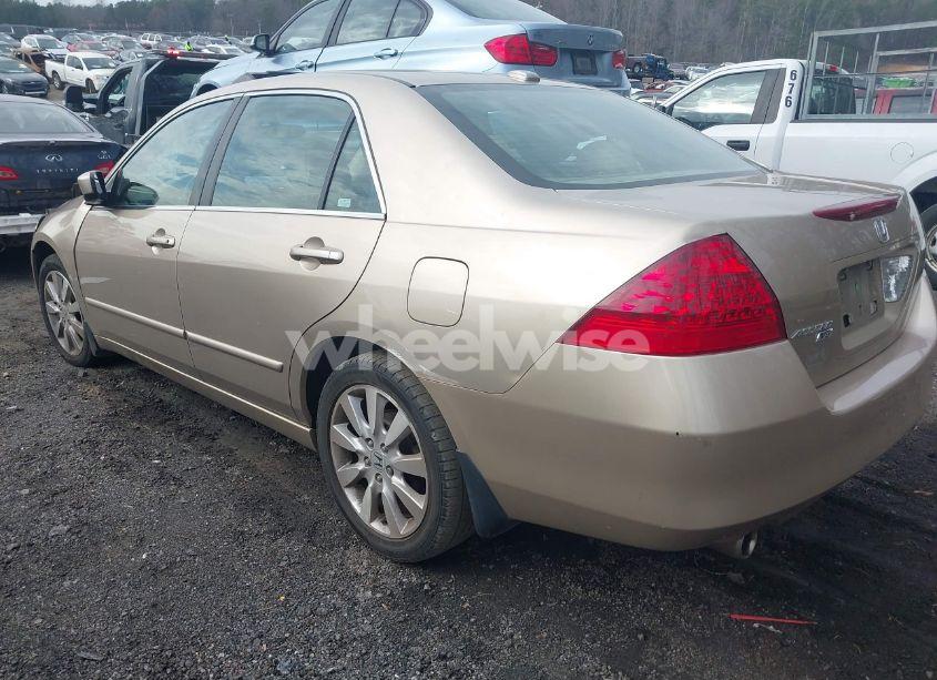 Photo 3 of 2007 Honda Accord 3.0 EX (VIN 1HGCM66507A038101)