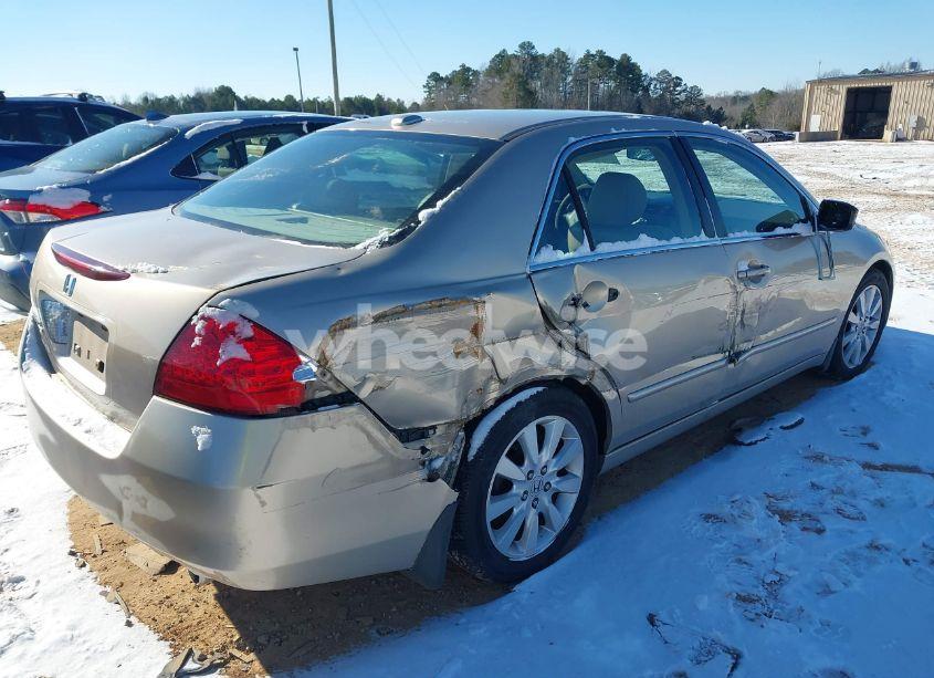 Photo 4 of 2007 Honda Accord 3.0 EX (VIN 1HGCM66507A052385)