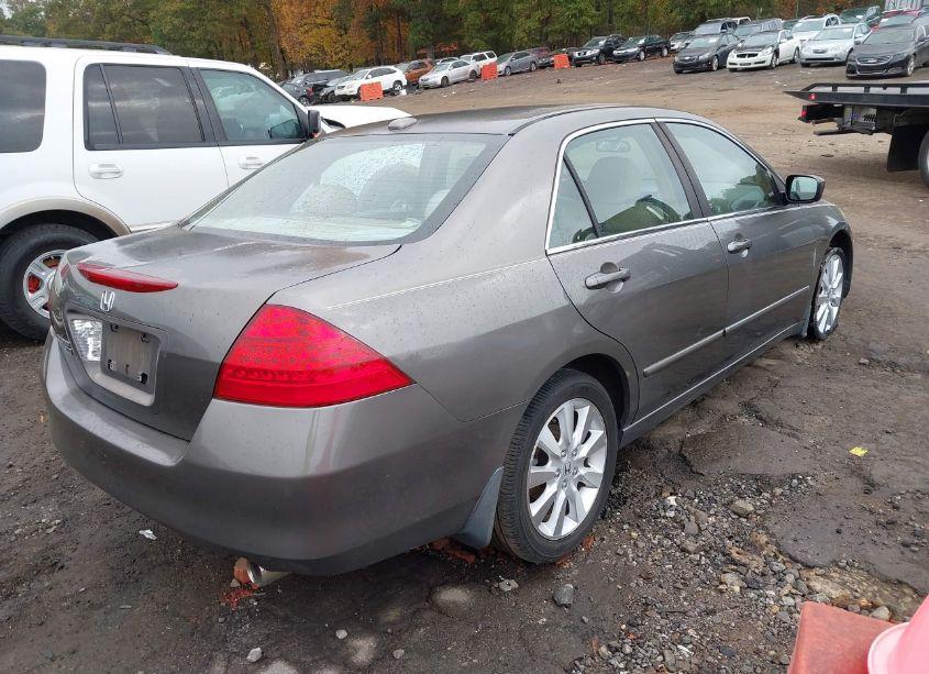 Photo 4 of 2007 Honda Accord 3.0 EX (VIN 1HGCM66507A063886)