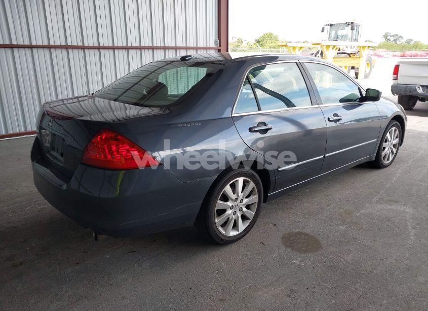 Photo 4 of 2007 Honda Accord 3.0 EX (VIN 1HGCM66507A083930)