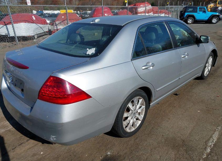 Photo 4 of 2007 Honda Accord 3.0 EX (VIN 1HGCM66507A095799)