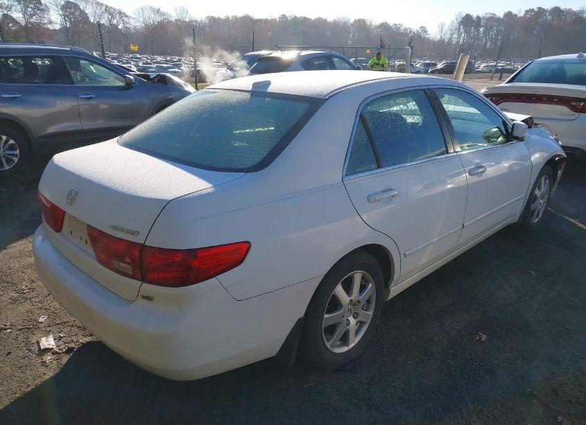 Photo 4 of 2005 Honda Accord 3.0 EX (VIN 1HGCM66515A010739)
