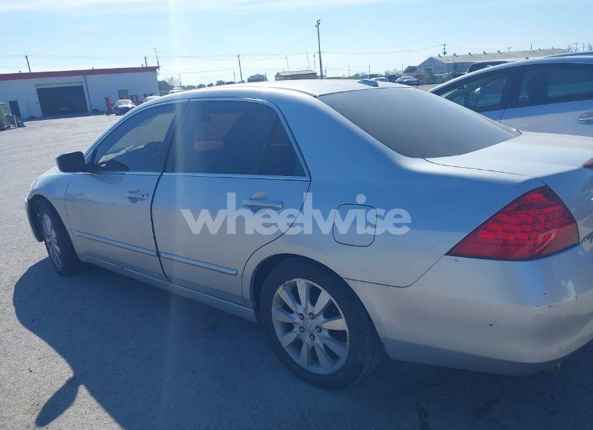 Photo 3 of 2006 Honda Accord 3.0 EX (VIN 1HGCM66516A020141)