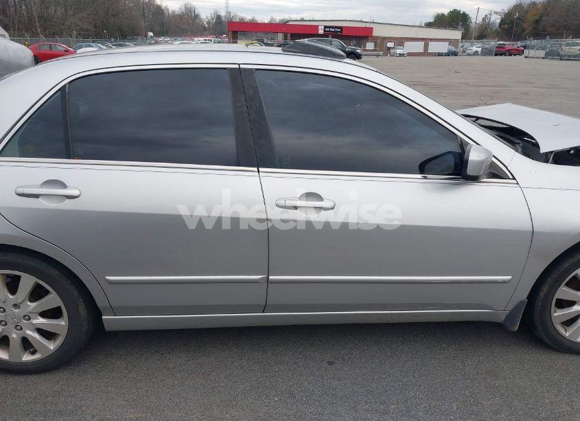 Photo 13 of 2006 Honda Accord 3.0 EX (VIN 1HGCM66516A022245)