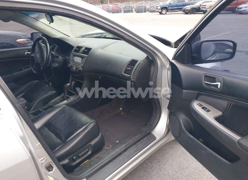 Photo 5 of 2006 Honda Accord 3.0 EX (VIN 1HGCM66516A022245)