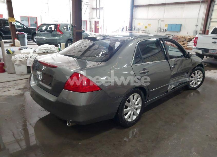 Photo 4 of 2006 Honda Accord 3.0 EX (VIN 1HGCM66516A026330)