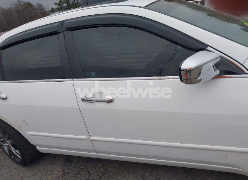 Photo 13 of 2006 Honda Accord 3.0 EX (VIN 1HGCM66516A027655)