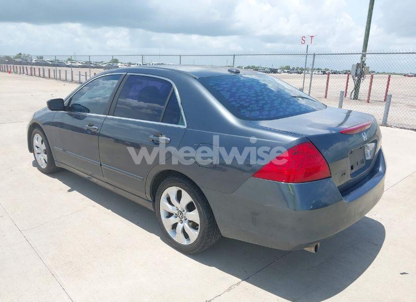 Photo 3 of 2007 Honda Accord 3.0 EX (VIN 1HGCM66517A002126)