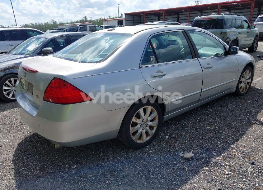Photo 4 of 2007 Honda Accord 3.0 EX (VIN 1HGCM66517A013692)