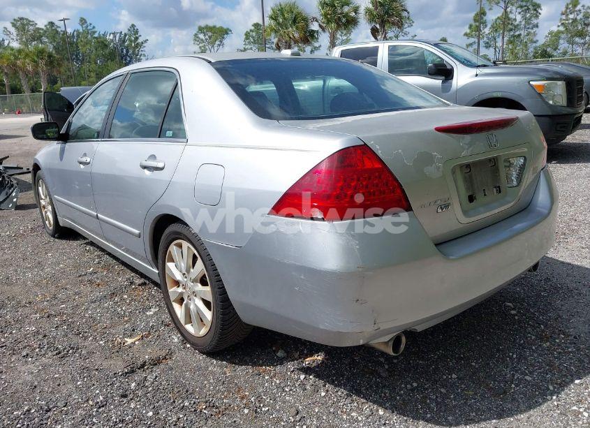 Photo 6 of 2007 Honda Accord 3.0 EX (VIN 1HGCM66517A013692)