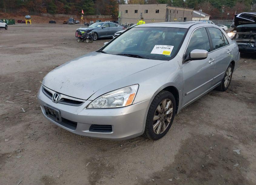 Photo 2 of 2007 Honda Accord 3.0 EX (VIN 1HGCM66517A051858)