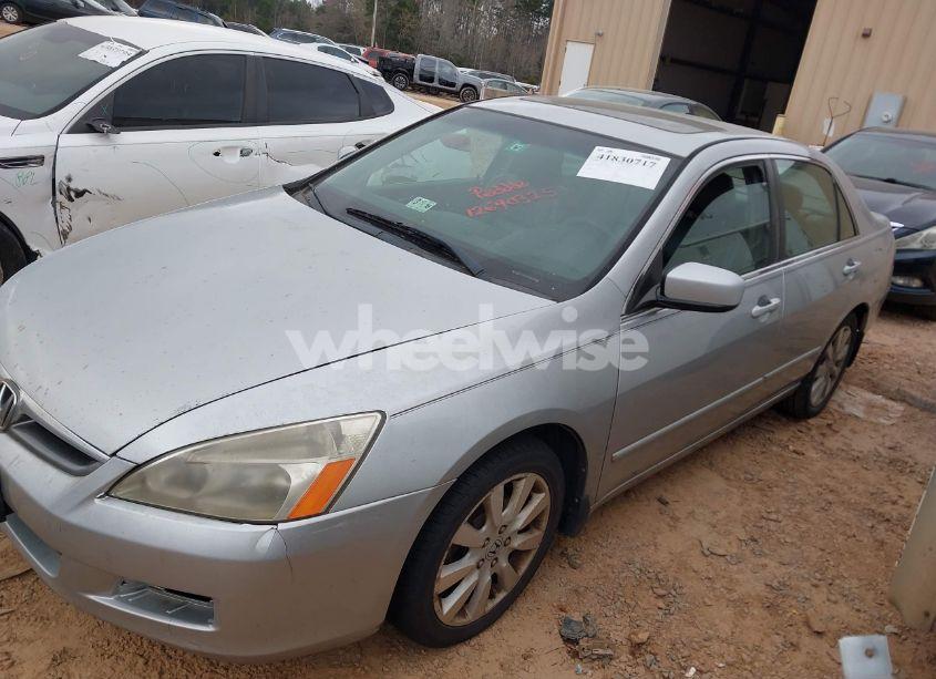 Photo 2 of 2007 Honda Accord 3.0 EX (VIN 1HGCM66517A059698)